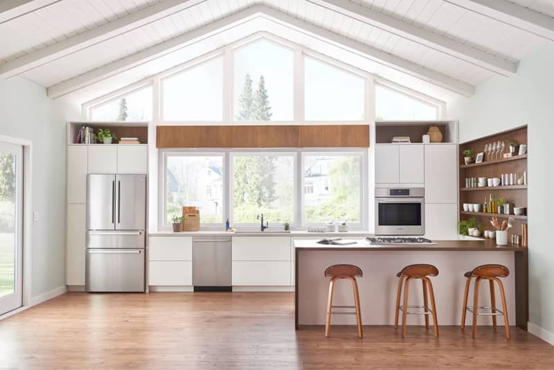 Bosch-Single-Wall-Oven-HBL8453UC-Kitchen.jpg