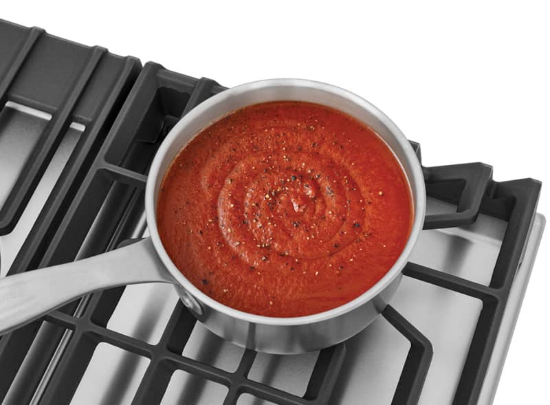 Frigidaire-Cooktop-FCCG3627AS-Pot-of-Sauce.jpg
