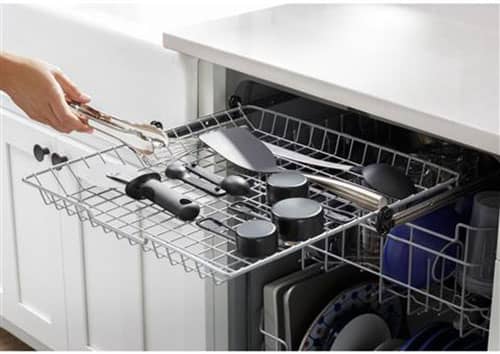 GE-Dishwasher-GDP630PGRWW-Third-Rack-Filled.jpg