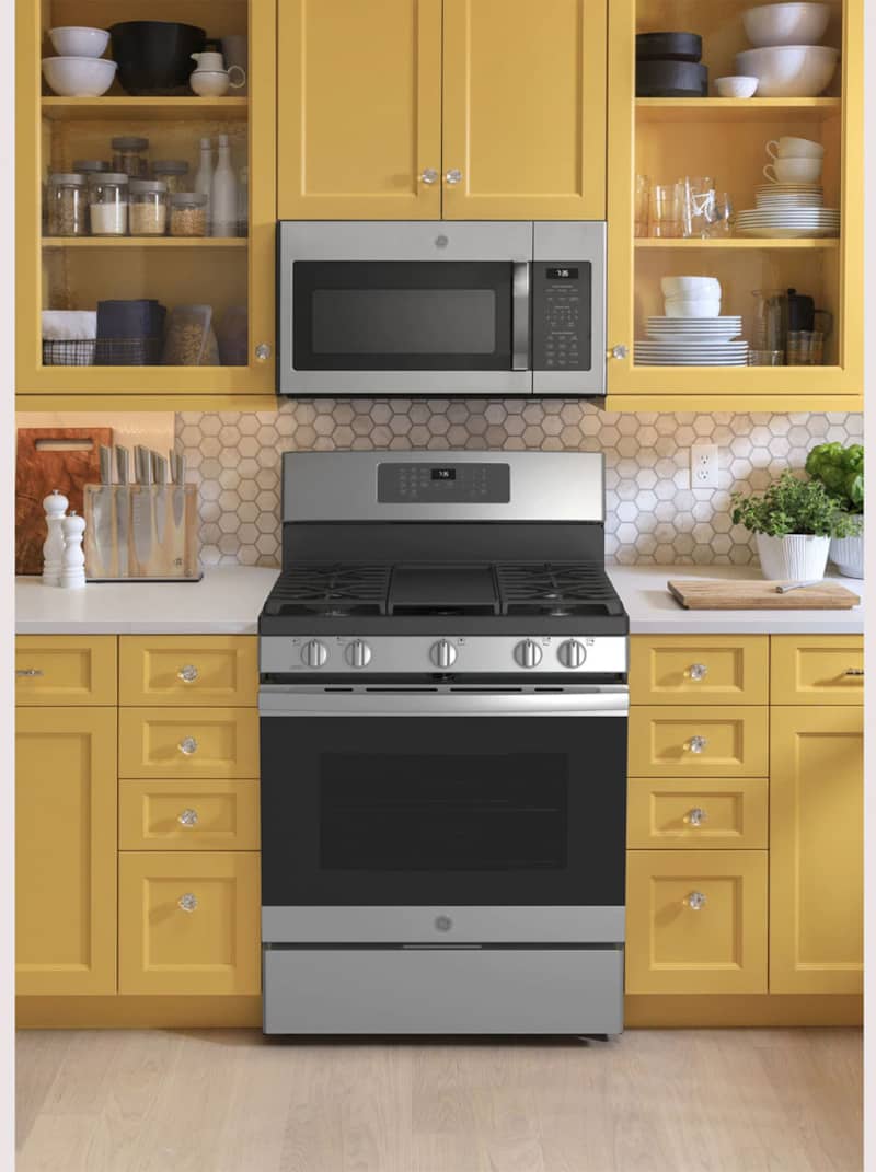 GE-Gas-Range-JGB735SPSS-Kitchen.jpg