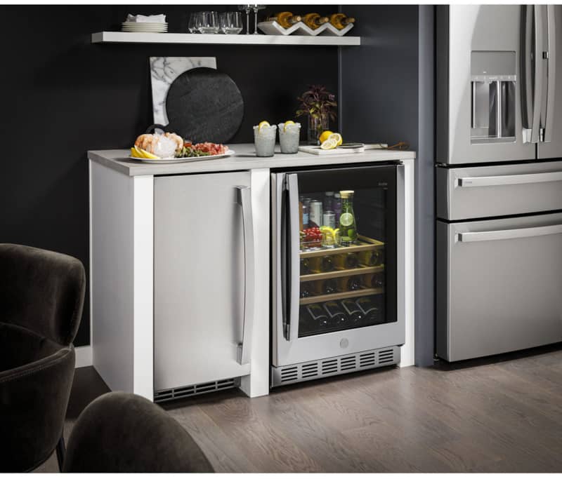 GE-Icemaker-UNC15NPRII-Beverage-Center.jpg
