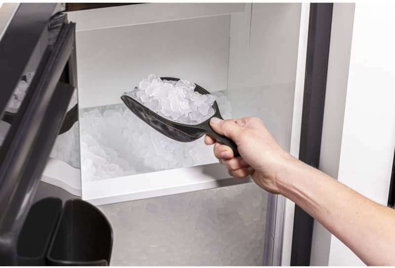 GE-Icemaker-UNC15NPRII-Ice-Scoop.jpg