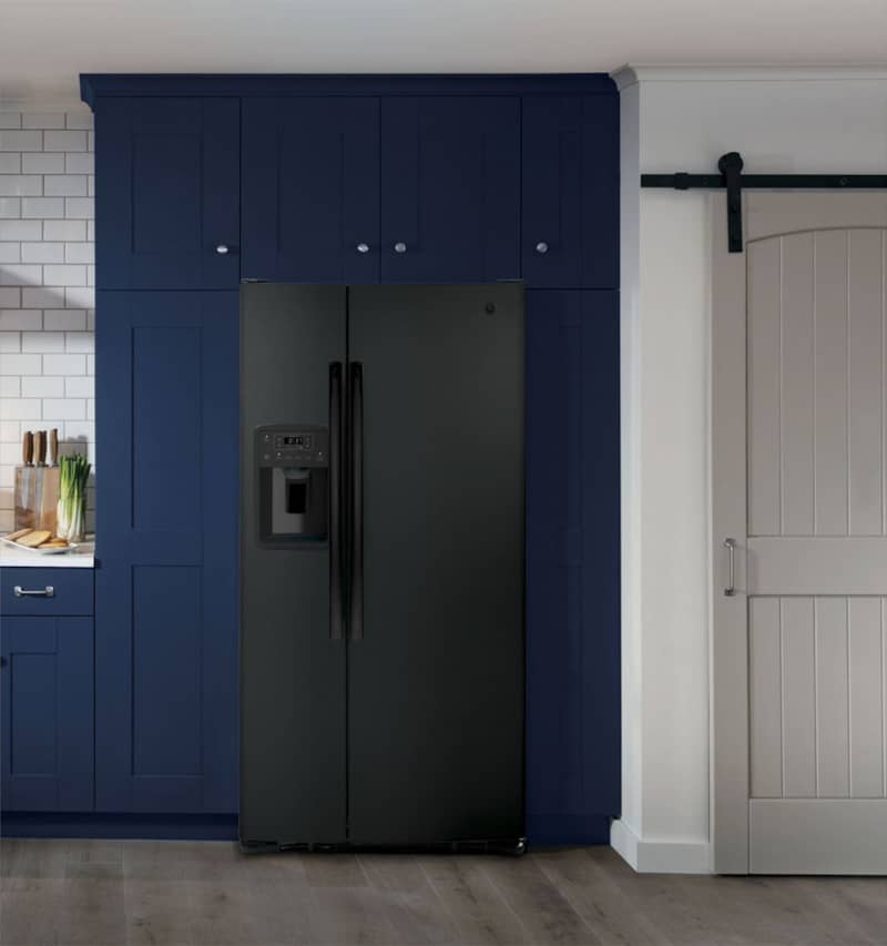 ge-sxs-refrigerator-GSS23GGPBB-installed.jpg