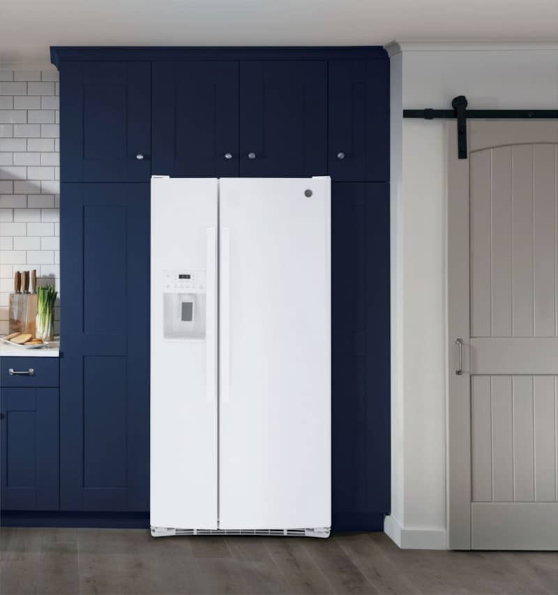 ge-sxs-refrigerator-GSS23GGPWW-installed.jpg