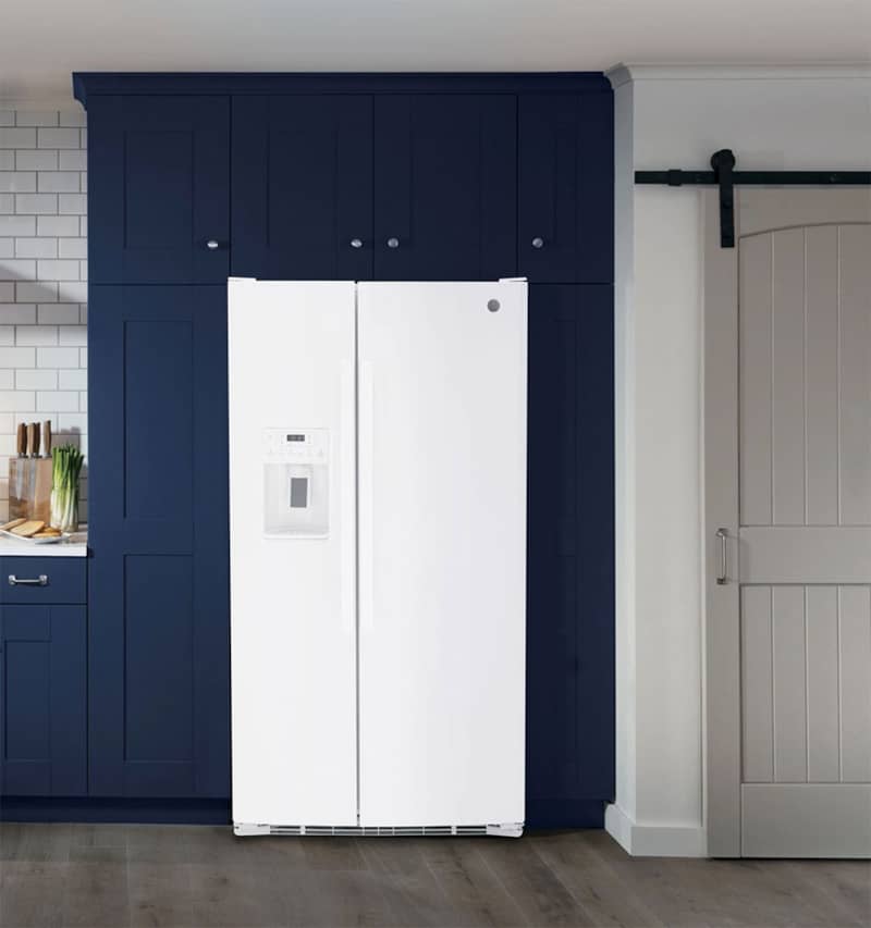 ge-white-sxs-refrigerator-GSS25GGPWW-installed.jpg
